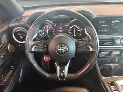 Alfa-Romeo Stelvio V6 2.9 Bi-Turbo AT8-Q4 (2023) - Photo 13