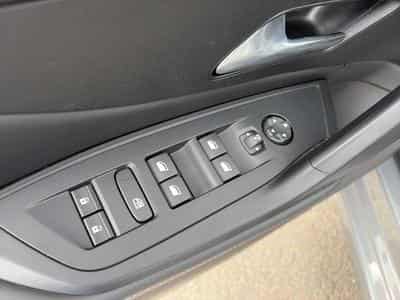 Peugeot 308 1.5 BLUEHDI 130 ALLURE EAT8 (2025) - Photo 11