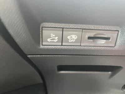 Peugeot 3008 1.2 HYBRID 136 GT E-DCS6 (2025) - Photo 12