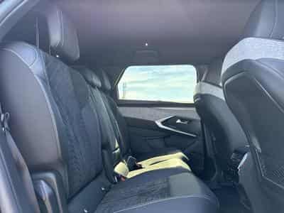 Peugeot 5008 HYBRID 145 GT E-DCS6 (2025) - Photo 15