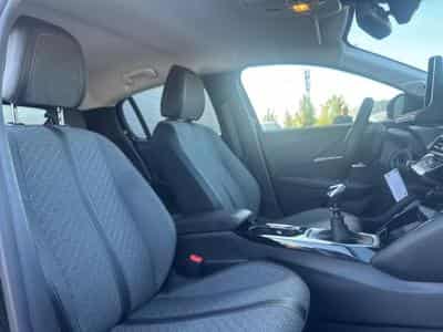 Peugeot 208 1.2 100 ALLURE (2025) - Photo 14
