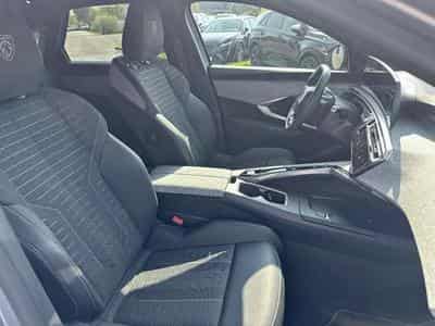 Peugeot 3008 1.2 HYBRID 145 GT E-DCS6 (2025) - Photo 11
