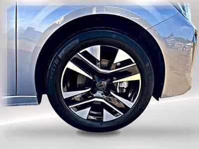 Peugeot 208 1.2 100 ALLURE (2025) - Photo 6