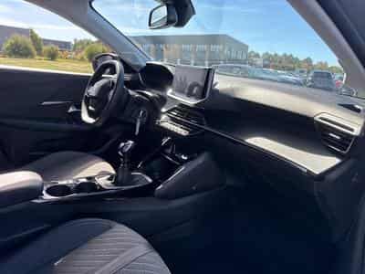 Peugeot 208 1.2 100 ALLURE (2025) - Photo 10