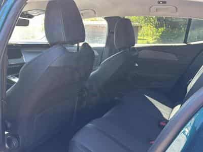 Peugeot 408 HYBRID 145 ALLURE E-DCS6 (2025) - Photo 13