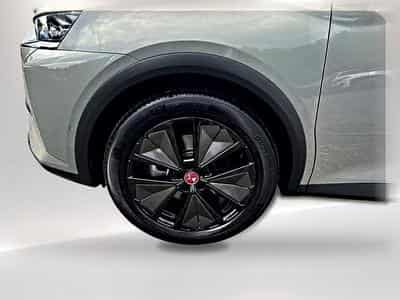 DS Automobiles DS7 E-TENSE 225 PERFORMANCE LINE + (2024) - Foto 9