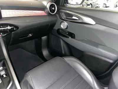 Alfa-Romeo Tonale 1.5 VGT Hybrid 118kW (2023) - Photo 9