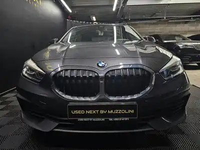 BMW 118 Business (2021) - Foto 3