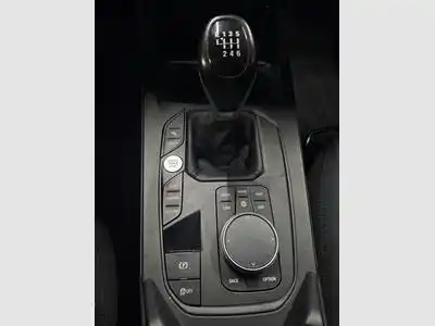 BMW 118 Business (2021) - Foto 14