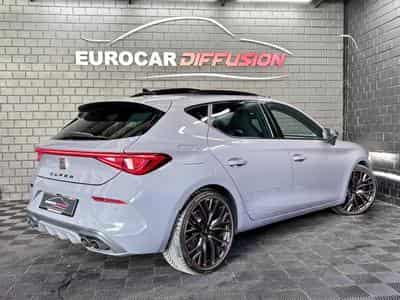 Cupra Leon VZ 2.0 TSI 300CV *PANO *VSS* BEATS * CAM * MATRIX * (2024) - Foto 6