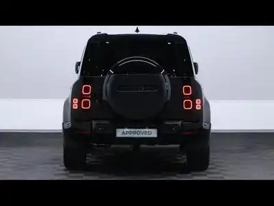 Land-Rover Defender 110 D250 xDynamic SE (2025) - Photo 6