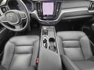 Volvo XC60 B4 AWD Core / Diesel (2022) - Photo 10