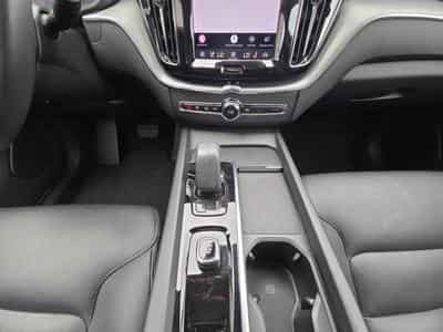 Volvo XC60 B4 AWD Core / Diesel (2022) - Photo 11