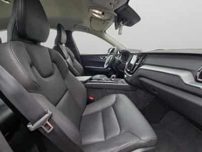 Volvo XC60 B4 AWD Core / Diesel (2022) - Photo 15