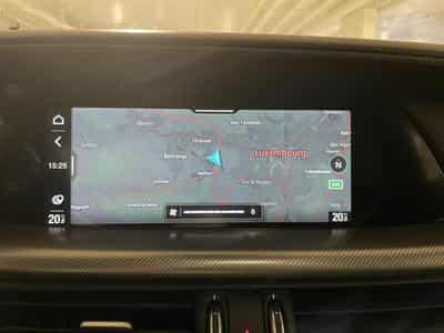 Alfa-Romeo Stelvio 2.0 280 GT Junior Ocra AWD (2022) - Photo 3