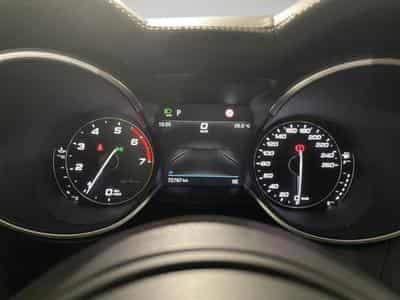 Alfa-Romeo Stelvio 2.0 280 GT Junior Ocra AWD (2022) - Photo 2