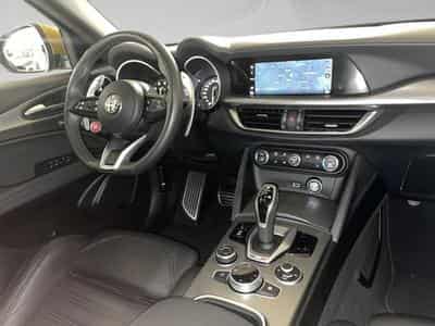 Alfa-Romeo Stelvio 2.0 280 GT Junior Ocra AWD (2022) - Photo 7