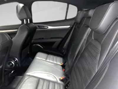 Alfa-Romeo Stelvio 2.0 280 GT Junior Ocra AWD (2022) - Photo 11