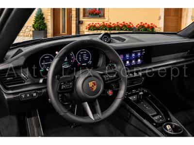 Porsche 911 911 Carrera 4 GTS (2026) - Photo 5