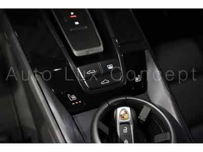 Porsche 911 911 Carrera 4 GTS (2026) - Photo 12