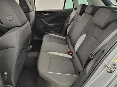 Skoda Kamiq 1.0 TSI 115cv DSG Black Dots CARPLAY / CAMERA / FULL LED (2026) - Photo 13