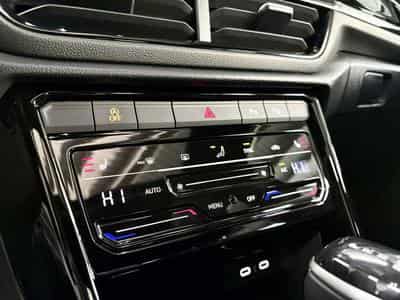 VW T-Roc R-Line Black Edition 1.5 TSI 150 CV DSG7 *PANO* BLACK* CAM * (2025) - Photo 15