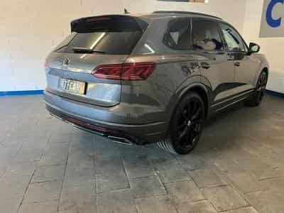 VW Touareg R eHybrid 4Motion-Pano-AHK-1Hand (2022) - Photo 10