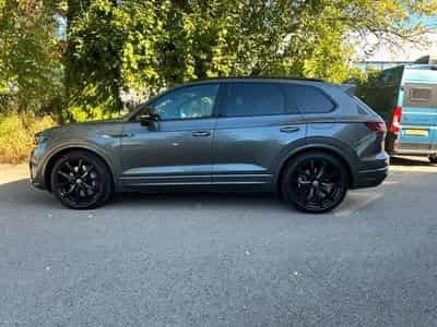 VW Touareg R eHybrid 4Motion-Pano-AHK-1Hand (2022) - Photo 14