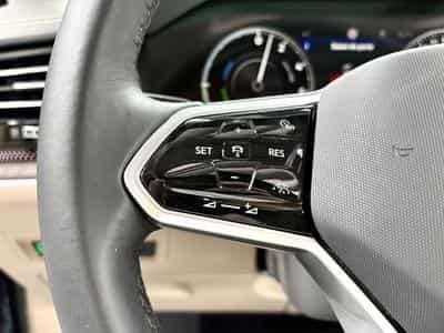 VW Touareg 3.0 TSi V6 PHEV 4MOTION 381 CV (2022) - Photo 12