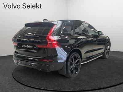 Volvo XC60 T6 Black Edition Plus TOIT PANO MARCHE PIEDS (2025) - Foto 2