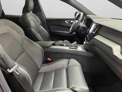 Volvo XC60 T6 Black Edition Plus TOIT PANO MARCHE PIEDS (2025) - Foto 14