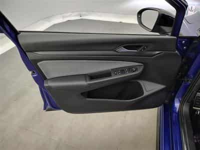 VW Golf 1.5 TSI 130cv R-Line NAVI / FULL LED / PDC AV+AR / JA 17" (2022) - Foto 15
