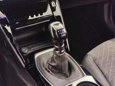 Peugeot 2008 1.2 PureTech Allure S&S (EU6.4) (2023) - Photo 12