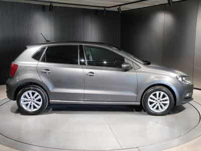VW Polo 1.2 TSI DSG TOIT OUVRANT BLUETOOTH GPS RADAR AV/ARR CLIM AUT (2015) - Foto 2