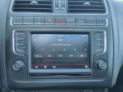 VW Polo 1.2 TSI DSG TOIT OUVRANT BLUETOOTH GPS RADAR AV/ARR CLIM AUT (2015) - Foto 15