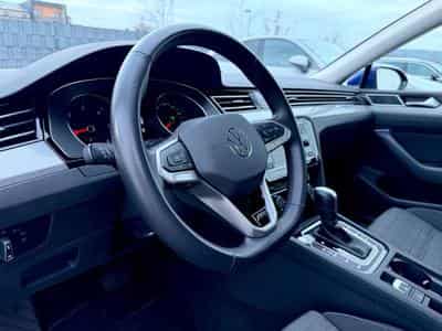 VW Passat Passat Variant 2.0 TDI R line /Led/Pano/App/ (2022) - Photo 10