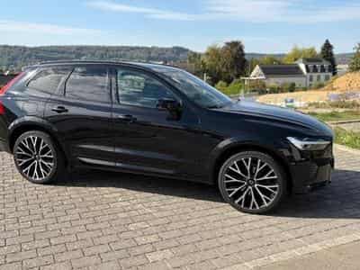 Volvo XC60 (2021) - Photo 2