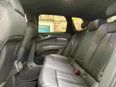 Audi Q4 E-tron Q4 E-tron 204cv 82KW/h ADVANCED (2023) - Photo 6