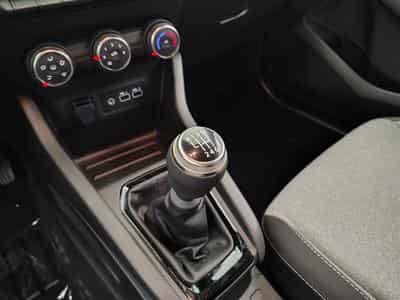 Renault Clio 1.0 TCe Evolution (2025) - Photo 12