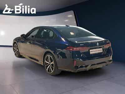 BMW Série 5 550e xDrive Berline (2025) - Photo 6