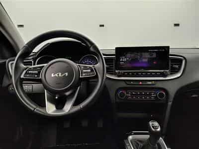 Kia Ceed Ceed 1.0 T-GDi Pulse ISG (2024) - Photo 9