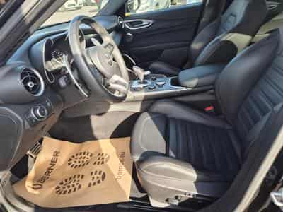 Alfa-Romeo Giulia VELOCE 2.0 TURBO 16 V 280 CV (2023) - Photo 6