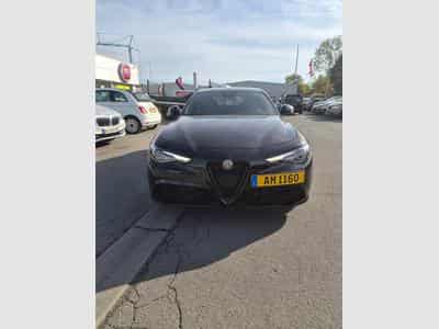 Alfa-Romeo Giulia VELOCE 2.0 TURBO 16 V 280 CV (2023) - Photo 2