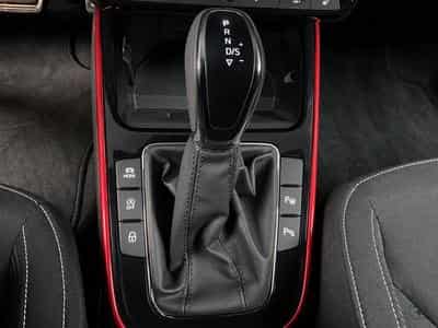 Skoda Fabia Monte-Carlo+DSG+Kessy-Full+LM18+P.Charging+P.Park&go+P.Famil (2025) - Foto 12