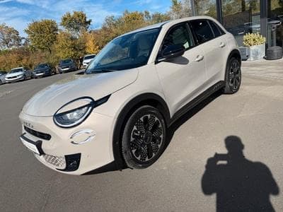 Fiat 600 600e 115kW La Prima Leder Keyless ACC Kamera Nav (2025) - Photo 1