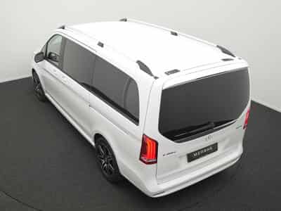 Mercedes V d lang (2023) - Photo 11