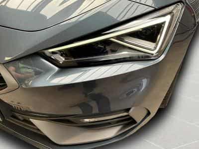 Seat Leon Sportstourer+FR+DSG+P.Vision+Matrix-Led+P.Safe+Connectivity- (2025) - Photo 9