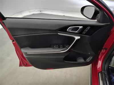 Kia ProCeed 1.5 TGI GT-Line CUIR / NAVI / CAMERA / TO PANO / JBL (2023) - Photo 6