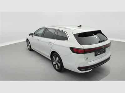 VW Passat 1.5 TSI 150Cv DSG Elegance NAVI / CAMERA / CARPLAY (2024) - Photo 2
