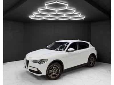 Alfa-Romeo Stelvio Q4 2.0 Turbo AWD (2018) - Photo 1